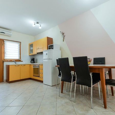 Lumbre Apartment Tar-Vabriga Ngoại thất bức ảnh